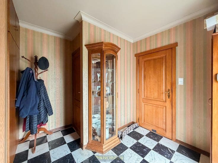 Te koop, Landelijk gelegen open bebouwing met 3 garages t...