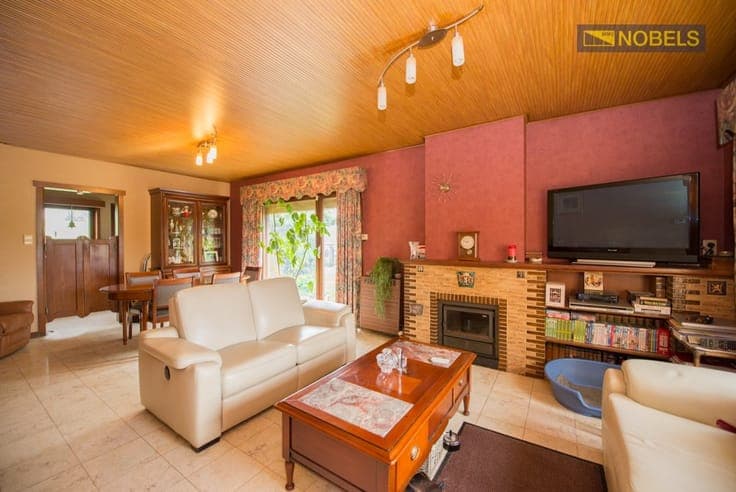 Te koop, Landelijk gelegen open bebouwing met 3 garages t...