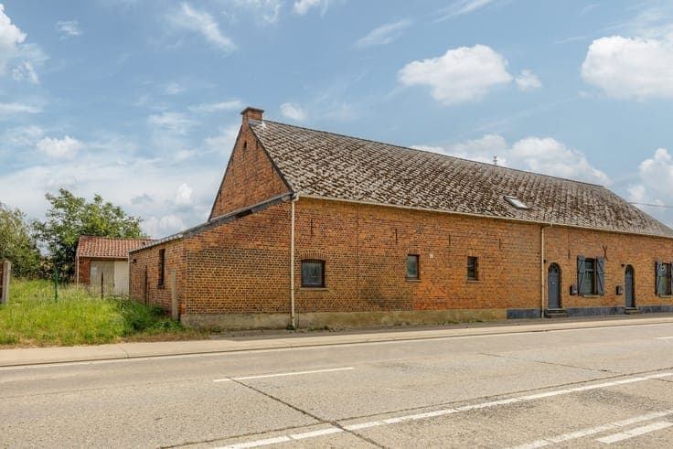 Te renoveren woning met veel potentiëel