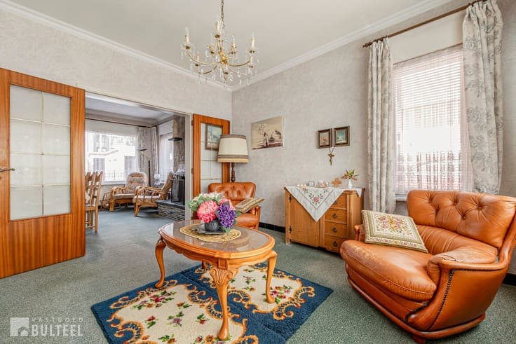 Ruime te renoveren woning nabij het centrum.