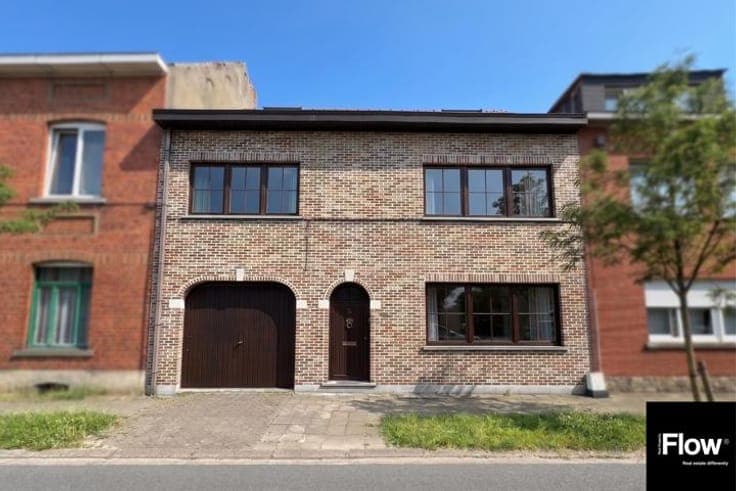 House with garage and huge garden for sale