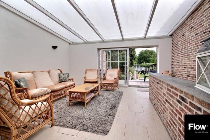 House with garage and huge garden for sale