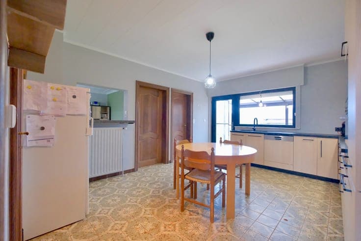 Rustig gelegen woning met 4 slpks en garage op perceel va...