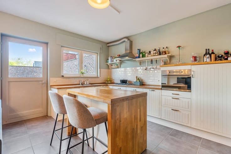 Goed gelegen, halfopen en energiezuinige woning met 3 sla...