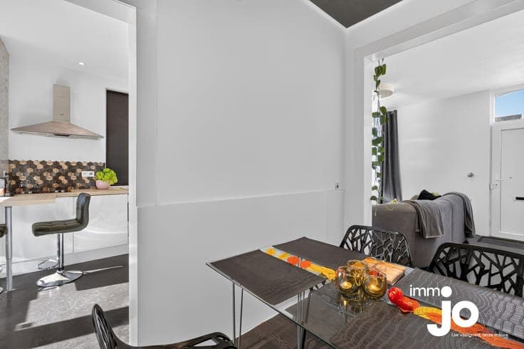 Instapklare hoekwoning met halfopen karakter in Middelker...