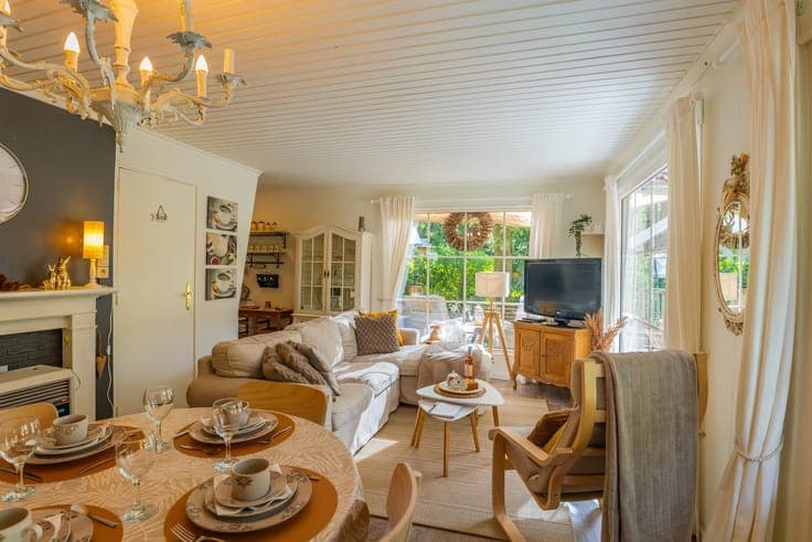 Charmante chalet in eigen bezit op een toplocatie in Zute...