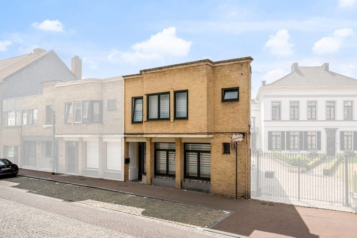 Spacious 3-bedroom home with garden in the heart of Zele