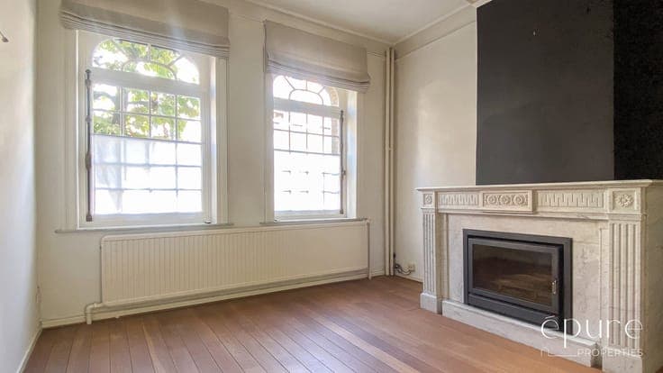Beaux-Arts style, 4 BR+study, 35 m² S-E courtyard, EPC E!