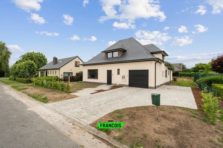 Renovated detached house with 4 bedrooms in Eeklo