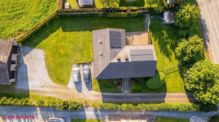 Villa de plain pied + Entrepôt + terrain agricole