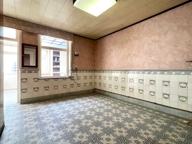 Te renoveren woning met potentieel!