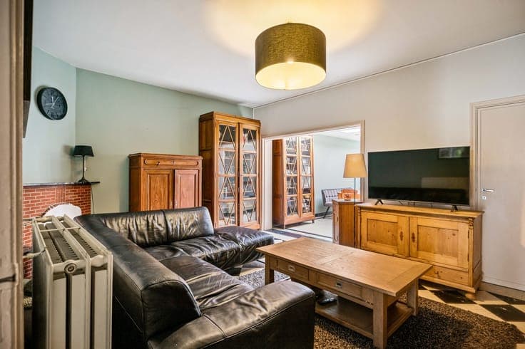 Instapklare woning met 4 slpkrs met gezellige stadstuin e...