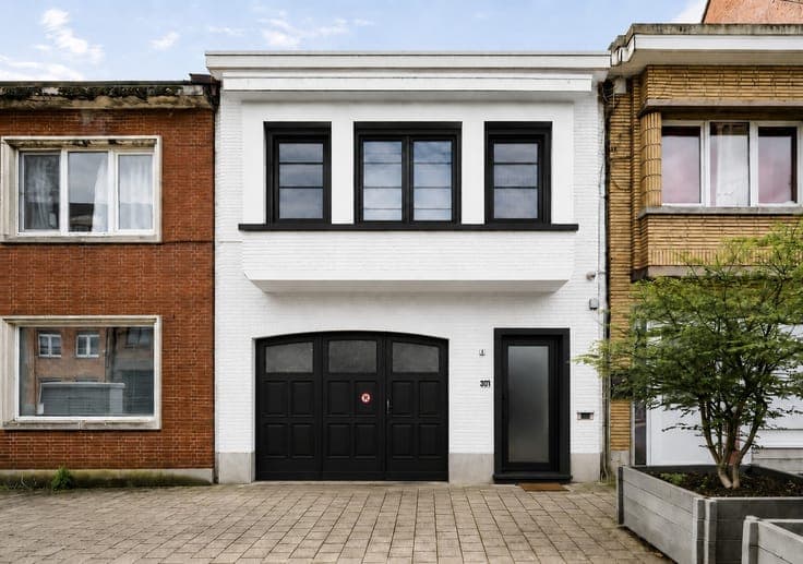 Instapklare woning met 4 slpkrs met gezellige stadstuin e...