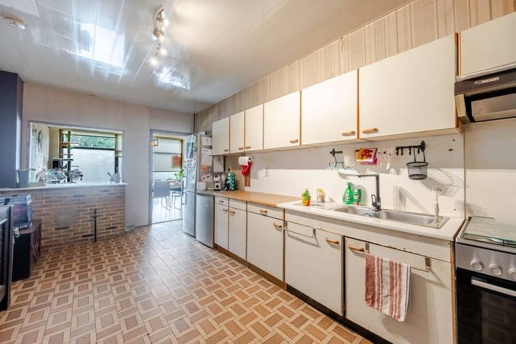 Investment property for sale with 4 licensed entities in Ost