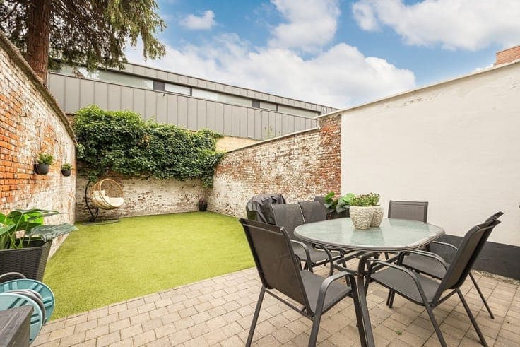 Huis met tuin en garage in wijk-in-ontwikkeling 'den Dam'