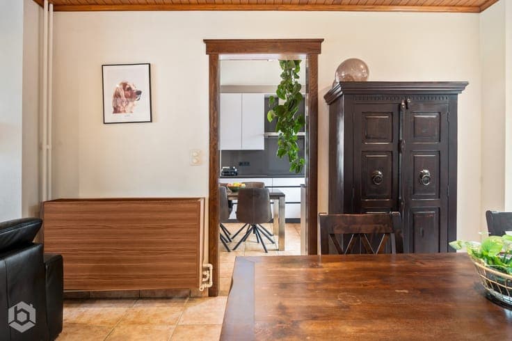 Instapklare woning met 3 slpkrs en ruime tuin te Onze-Lie...