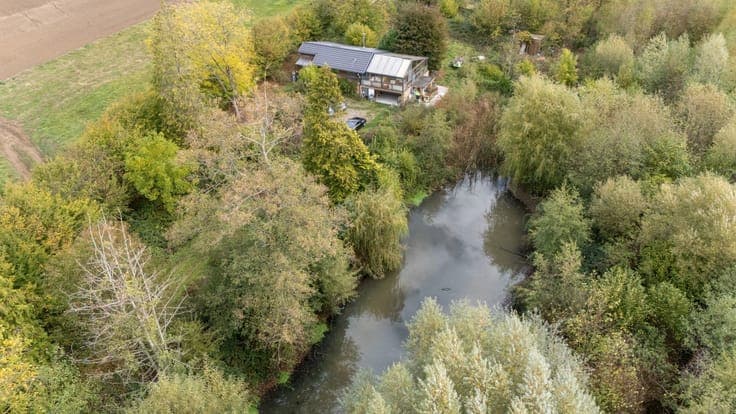 Magnificent chalet on 6,550 m² of land