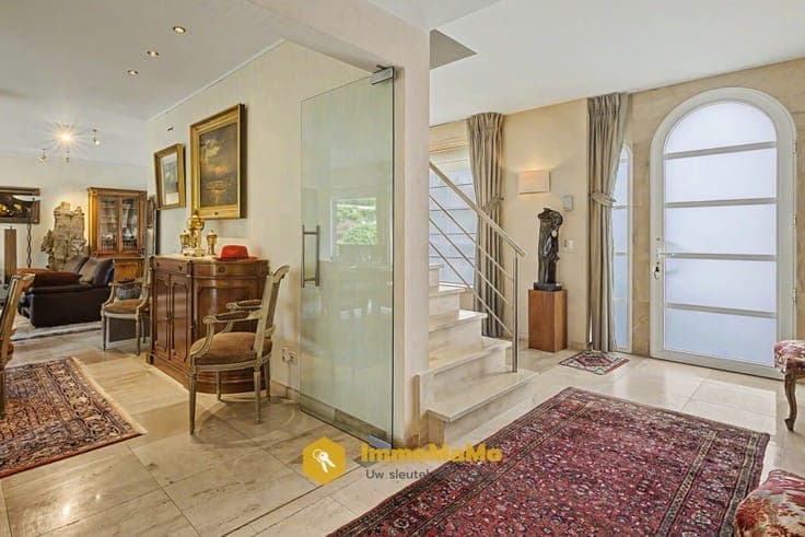 STIJLVOLLE VILLA OP 10.397m2 MET AANGELEGDE PARKTUIN - TE...