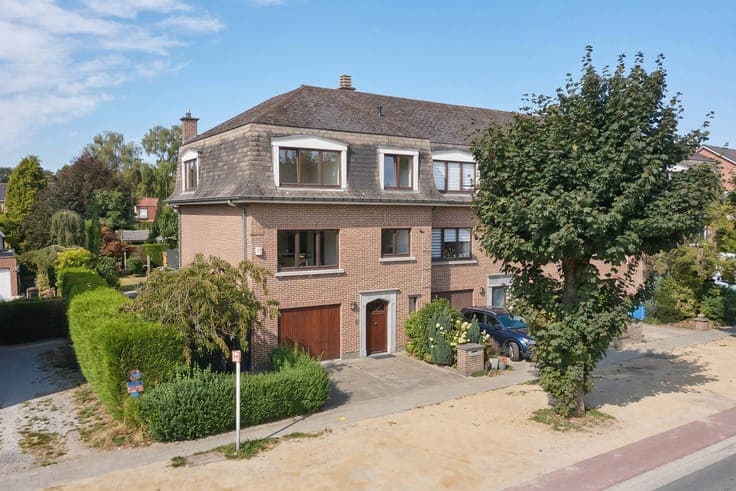 Kraainem on the border of Stockel - 4 bedrooms + attic