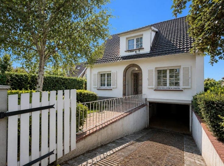 Villa of approximately 130m² on a plot of 6a80ca, 2/3 bdr.