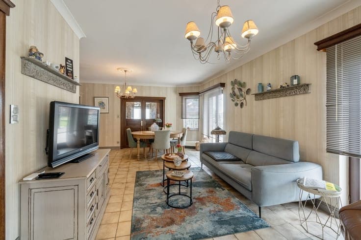 Rustig gelegen open bebouwing met 4 slaapkamers, ruime tu...
