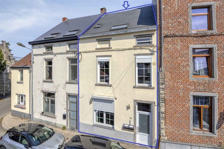 Apartment building