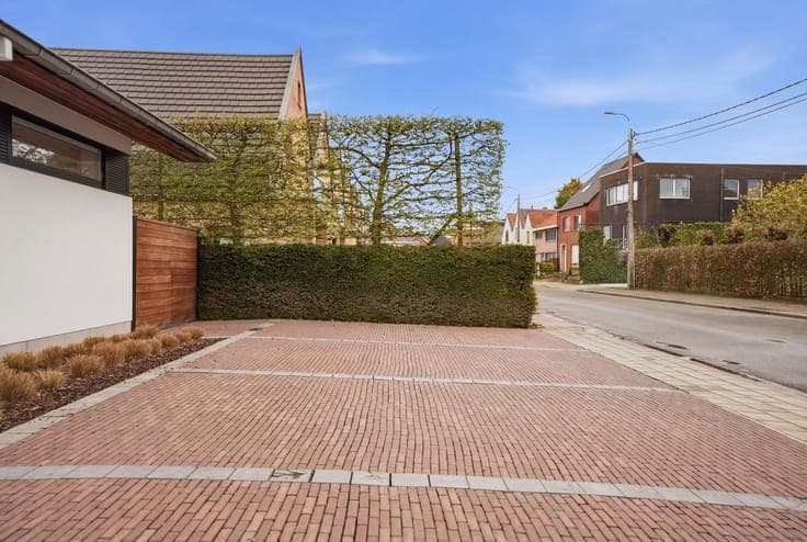 Exclusieve en veelzijdige villa op een perceel van 1.988 ...