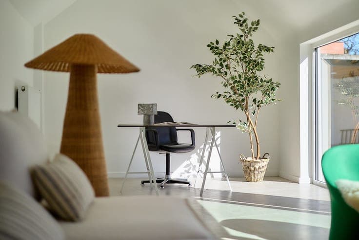 Gerenoveerde halfopen woning met 3 slaapkamers, bureau, p...