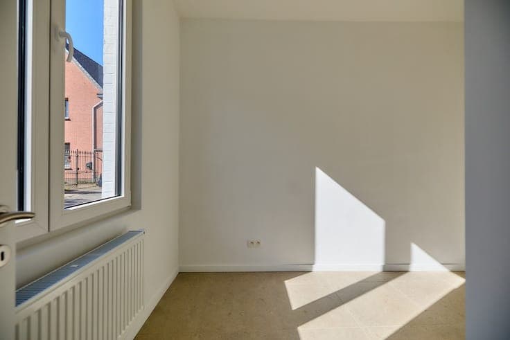 Gerenoveerde halfopen woning met 3 slaapkamers, bureau, p...