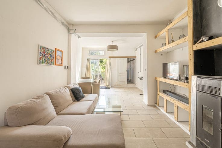Bright house with 4 bedrooms and sunny garden in Menen