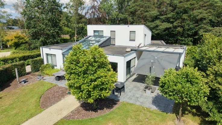 Moderne villa van 247m² op 58 are met bijgebouw-garage en...