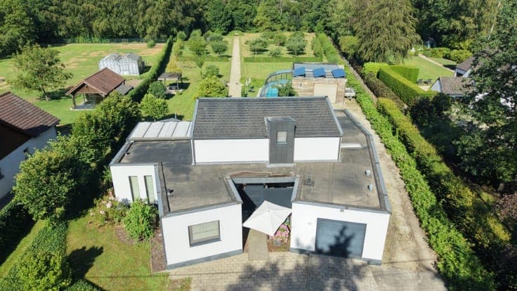 Moderne villa van 247m² op 58 are met bijgebouw-garage en...