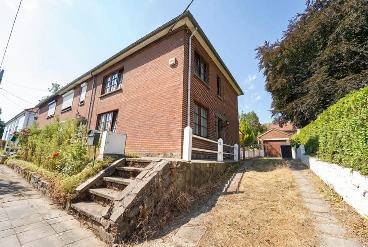 House in Montigny-le-Tilleul