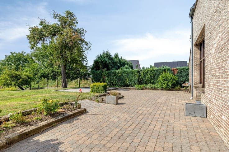 Very spacious home suitable as a also suitable as a mutligen