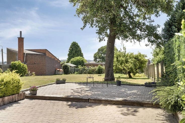 Very spacious home suitable as a also suitable as a mutligen