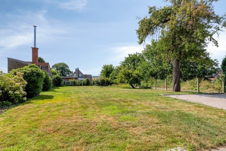 Very spacious home suitable as a also suitable as a mutligen