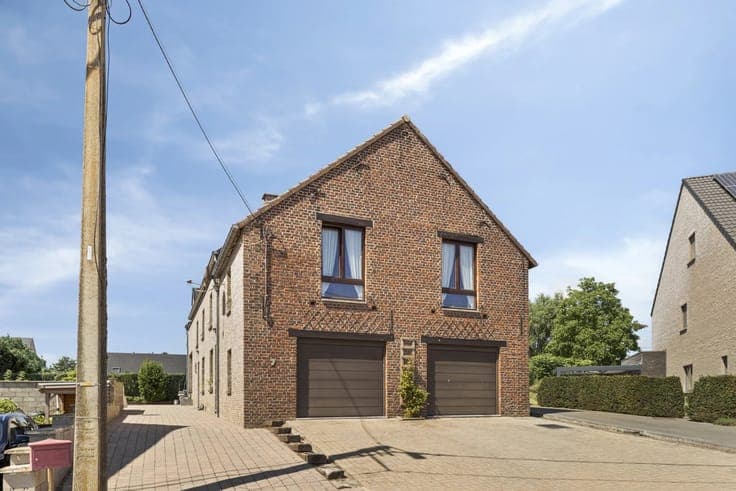 Very spacious home suitable as a also suitable as a mutligen