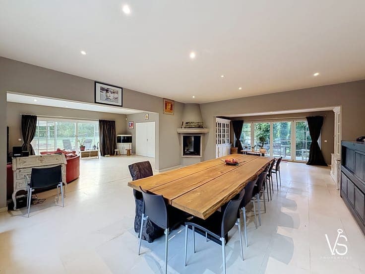 EXCEPTIONAL VILLA - BOIS DE MAI - 5 BEDROOMS - 46 ARES