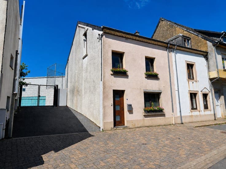 House in Florenville