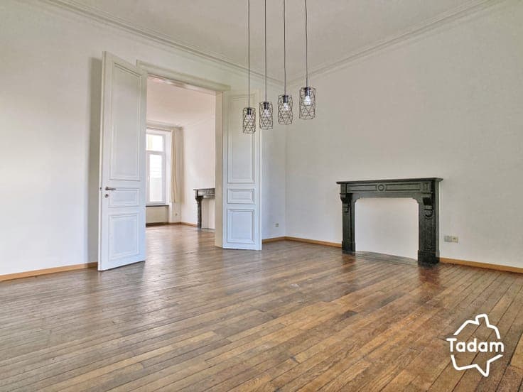 ARLON CENTER - 4-bedroom townhouse with garden & carport