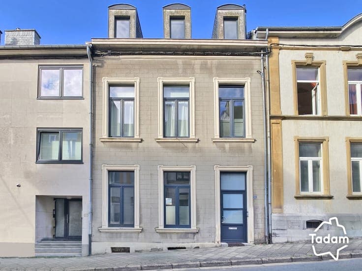 ARLON CENTER - 4-bedroom townhouse with garden & carport
