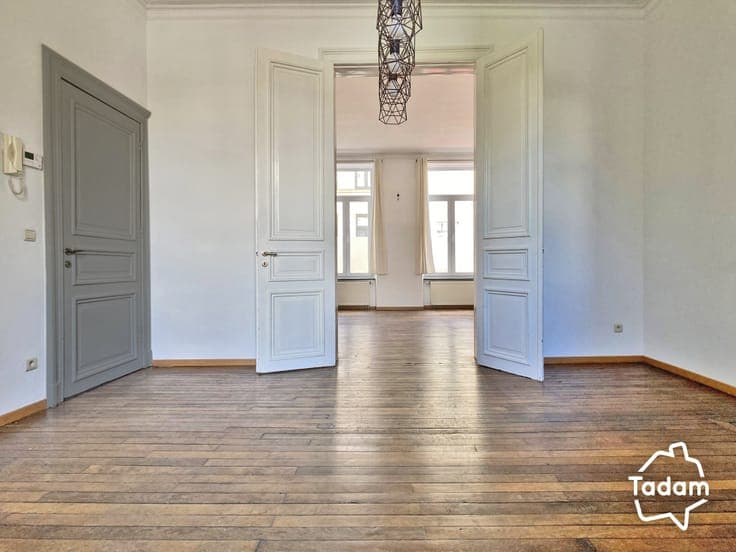 ARLON CENTER - 4-bedroom townhouse with garden & carport