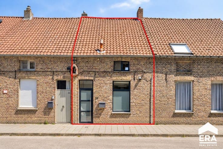 Charming home with a deep garden in Sint-Andries
