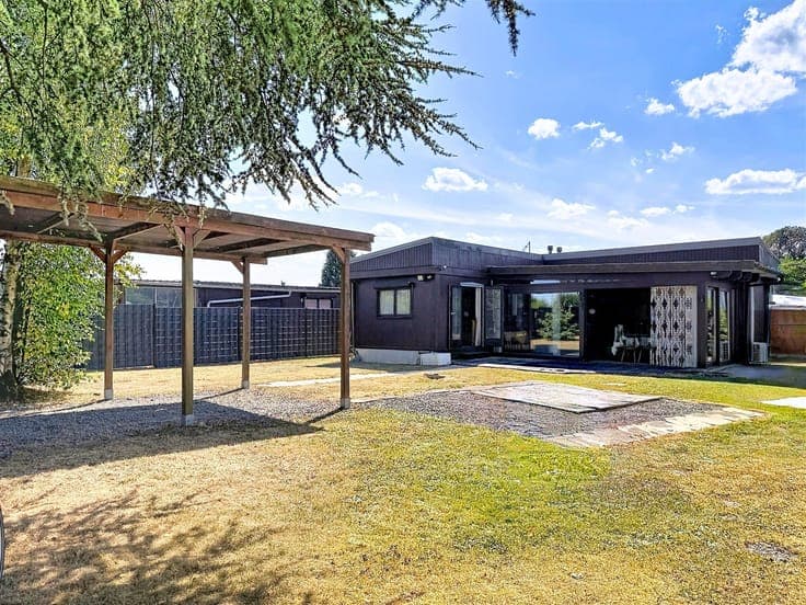 STUNNING 3-BEDROOM CHALET NEAR THE EAU D'HEURE LAKES