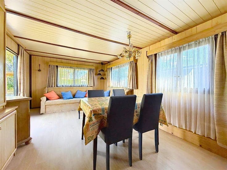 STUNNING 3-BEDROOM CHALET NEAR THE EAU D'HEURE LAKES