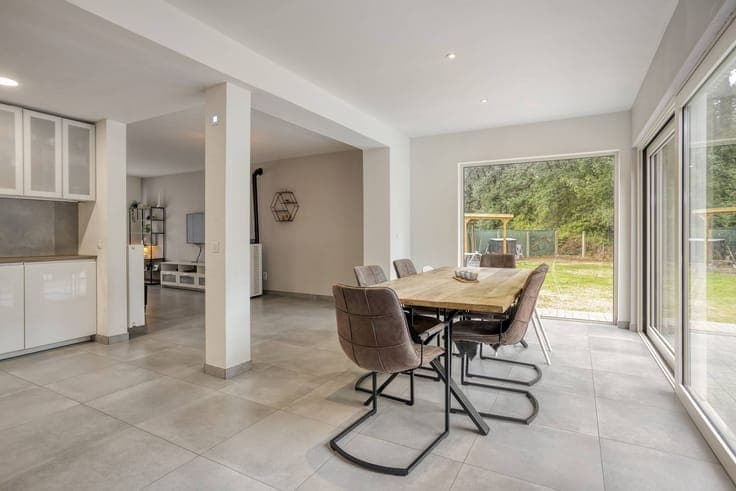 Semi-detached family home with 4 bedrooms in Genk