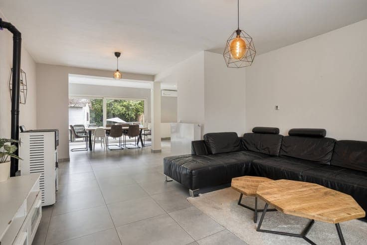 Semi-detached family home with 4 bedrooms in Genk