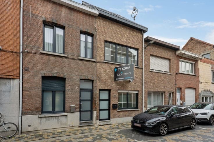 Instapklare & rustig gelegen rijwoning met 4 SLK & stadstuin