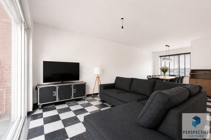 RUIME LICHTRIJKE WONING met 4 SLPKS, GARAGE en grote TUIN