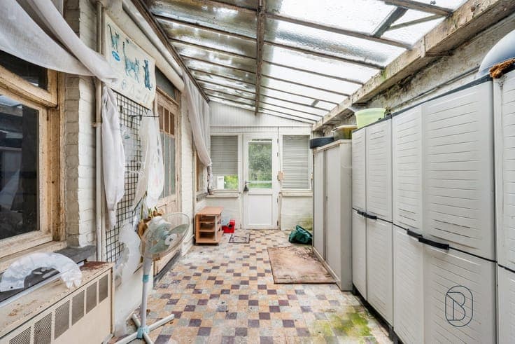 Terraced house to renovate 171 m², near Tournai city centre.